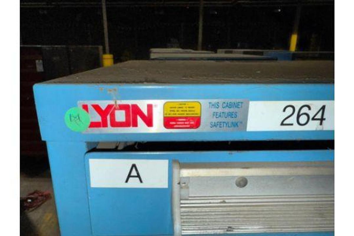 Used LYON 11 DRAWER TOOL CABINET CONTENTS NOT INCLUDED