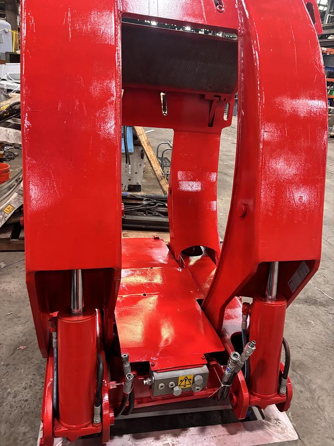 Used 92" BOLZONI AURAMO ARC-66-4392PTE PAPER ROLL CLAMP MANUFACTURED 2019