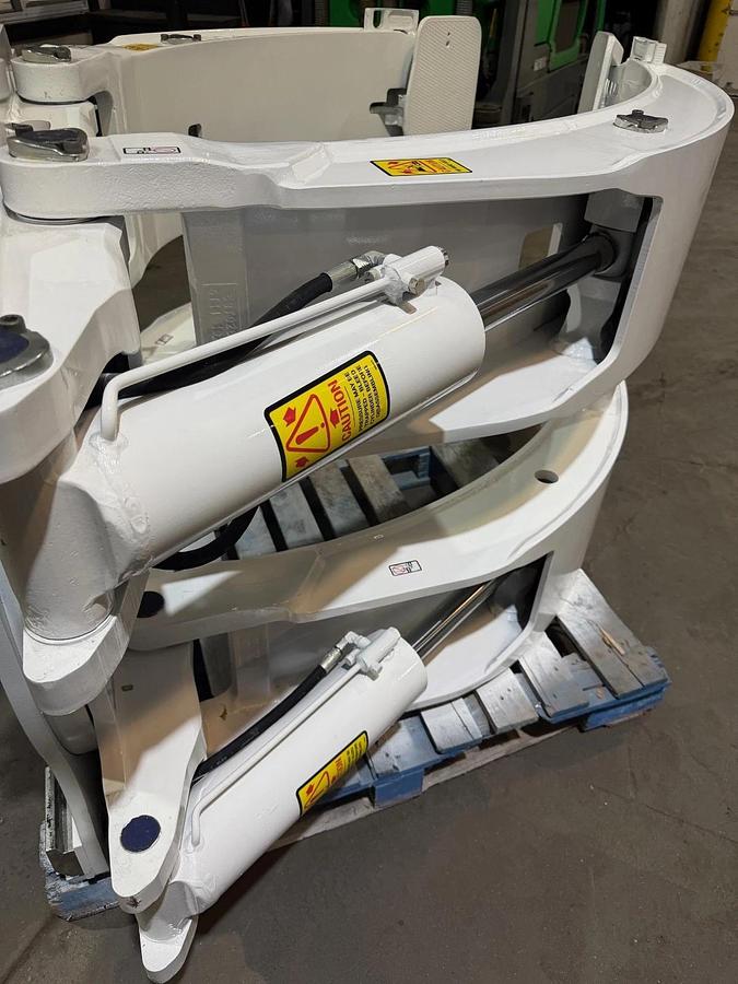 Used 84" CASCADE PAPER ROLL CLAMP MODEL 46H-RCP-4A-0090 CLASS IV MANUFACTURED 2020