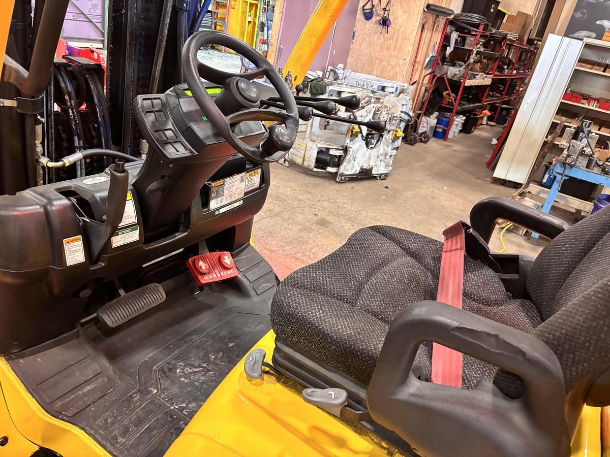 Used 12,000 POUND HYSTER S120FTPRS FORKLIFT WITH PAPER ROLL CLAMP MFG. 2020 LOW MAST