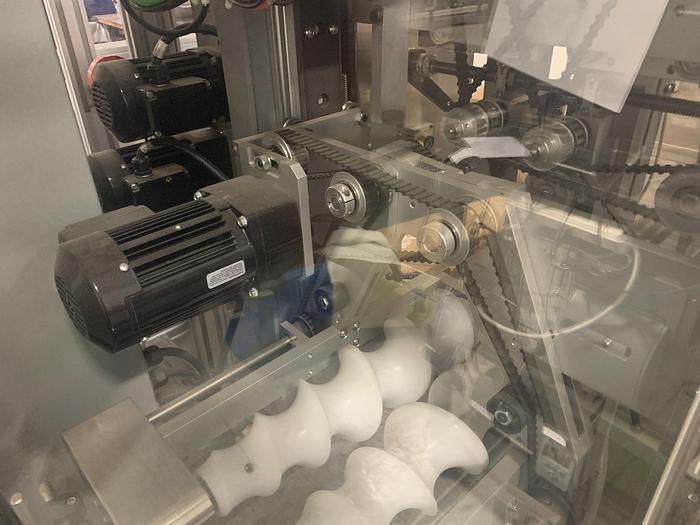 Used PDC R250 SHRINK LABEL APPLICATOR WITH KST80-712 DUAL ZONE STEAM TUNNEL MANUFACTURED 2019 - PENDING JF