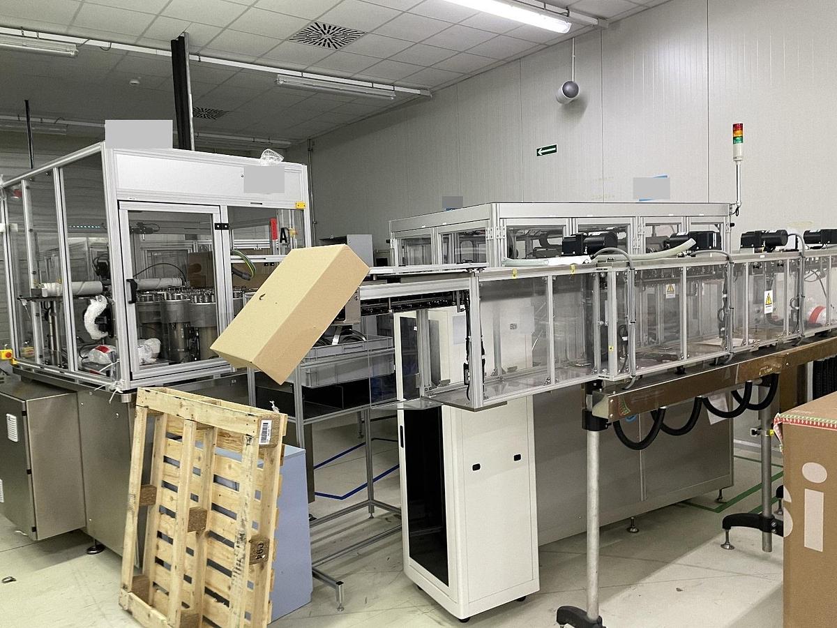 Used TOTANI BH60DLLLS POUCH MACHINE MACHINE WITH MODEL ST34 SPOUT INSERTER