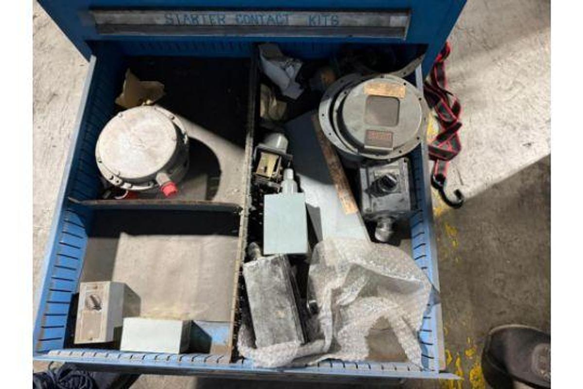 Used LYON 11 DRAWR TOOL CABINET CONTENTS NOT INCLUDED