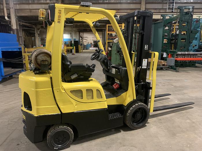 Used 6,000 POUND HYSTER S60FT FORKLIFT 2-STAGE MAST