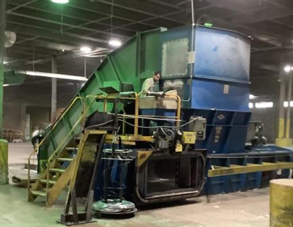 Used EXCEL MODEL 2R10 TWO RAM BALER WITH MAYFRAN CONVEYOR - NEW CYLINDER 2024