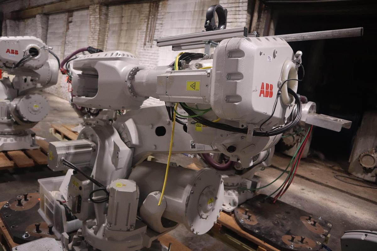 ABB MODEL IRB 6700-300/2.70 ROBOT 6-AXIS MANUFACTURED 2021