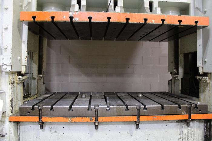Used 200 ton Minster 84"x48" SSDC Stamping Press