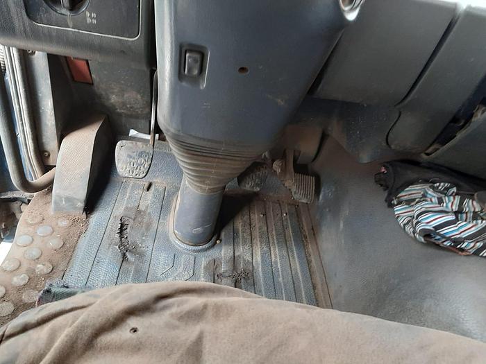 Gebruikt 1999 MERCEDES BENZ 2540 6x2 chassis, 3 pedals , spring in the front