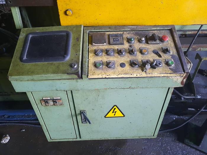 Used Producer 200T Hot Chamber Die Casting Machine Year 2012
