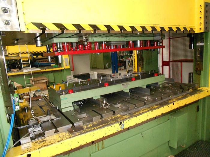 Gebruikt COMPLETE LIJN MET PERS APT