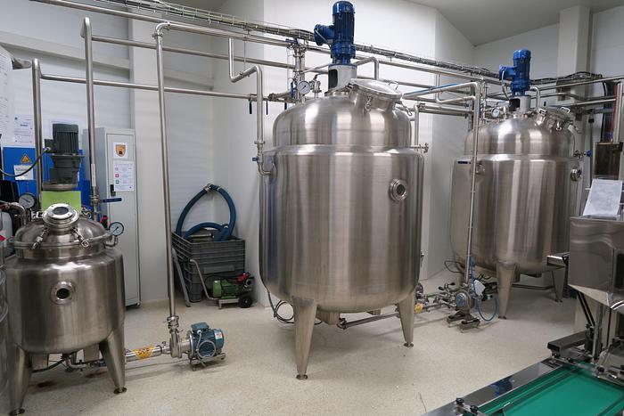 Used LIQUID FILLING LINE