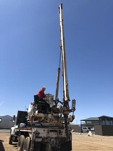 Used HB21242 Texoma 330 mounted on a 1985 Ford LT9000 Texoma 330