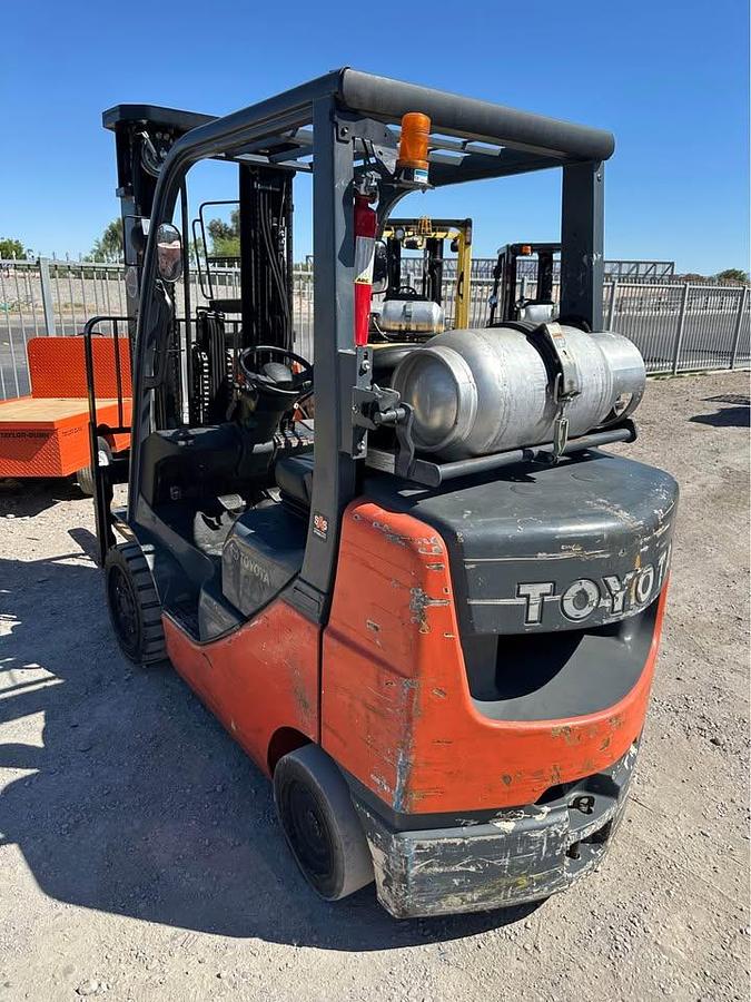 Used 2013 TOYOTA 8FGCU30 FORKLIFT
