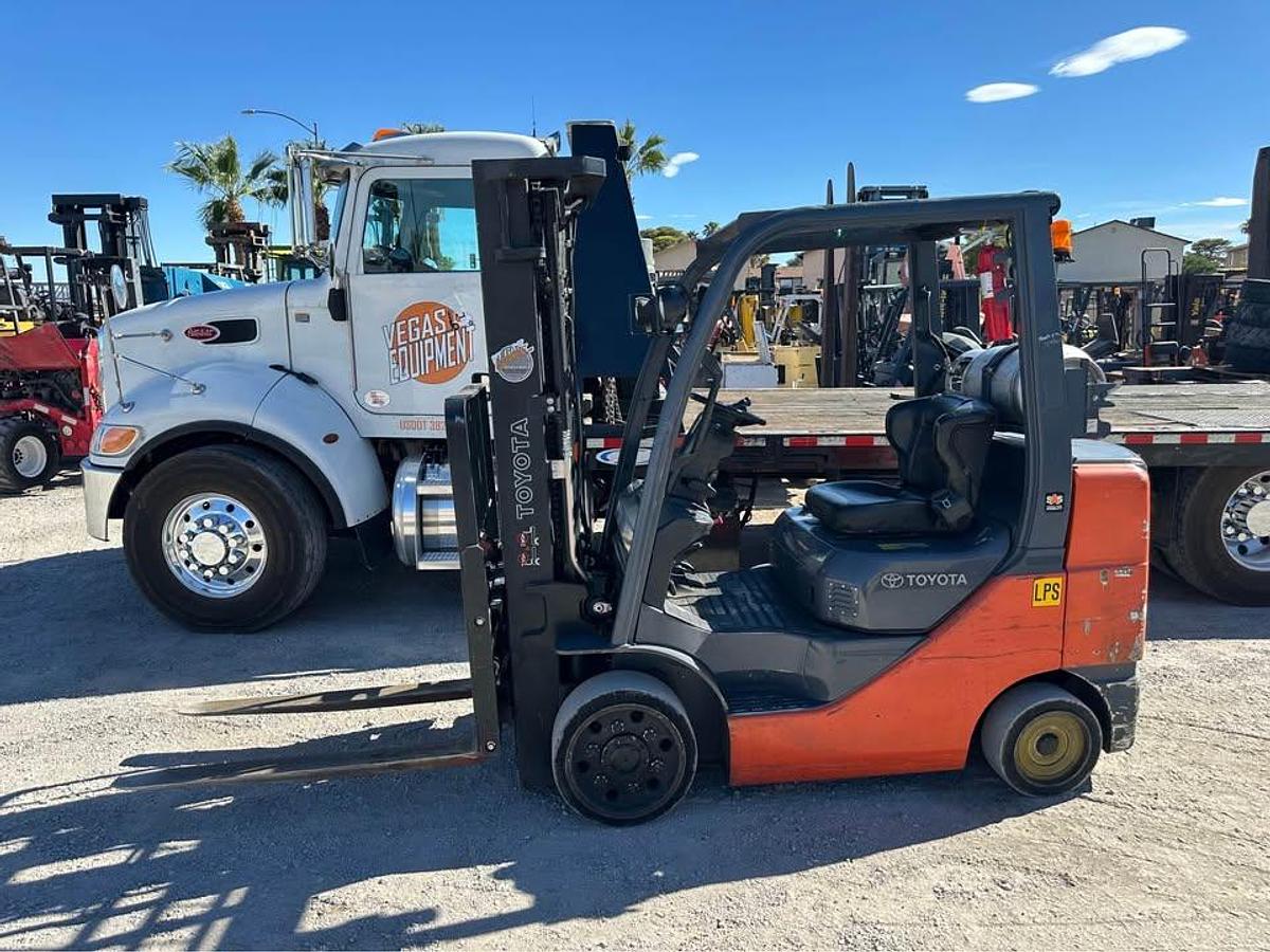 Used 2013 TOYOTA 8FGCU30 FORKLIFT