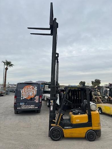 Used 2001 CAT GC25K FORKLIFT