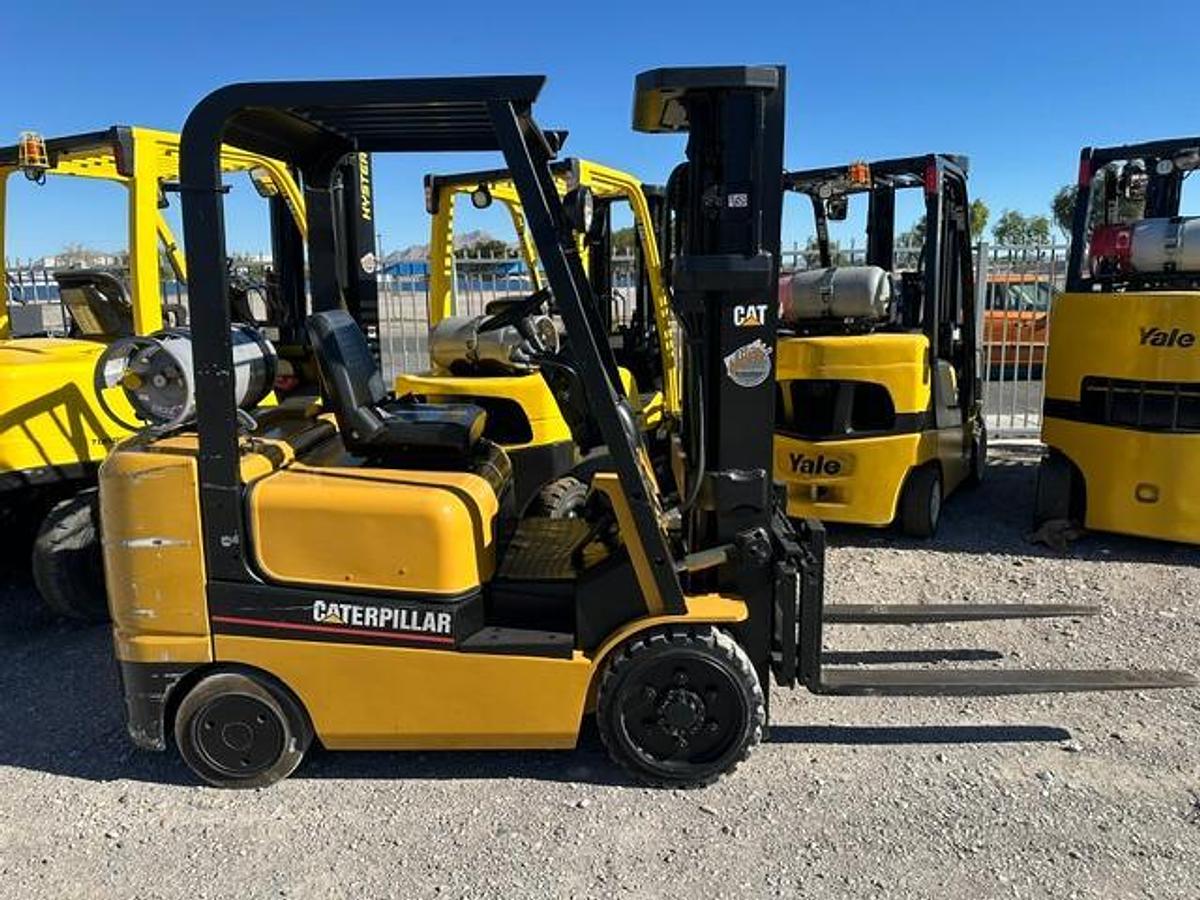Used 1999 CAT FGC25K FORKLIFT