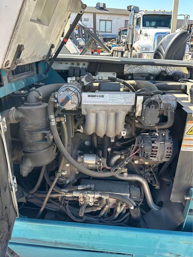 Used 2010 TENNANT 6650 XP SWEEPER