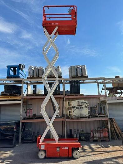 Used 2015 SNORKEL S3219E SCISSOR LIFT
