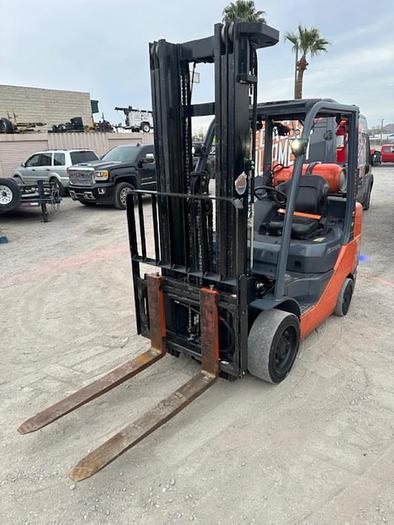 Used 2017 TOYOTA 8FGCU30 FORKLIFT