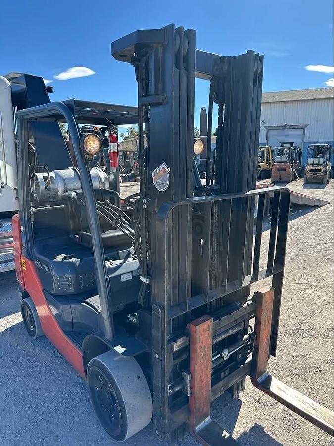 Used 2013 TOYOTA 8FGCU30 FORKLIFT