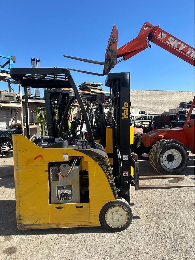 Used 2019 YALE ESC040AD DOCKER FORKLIFT
