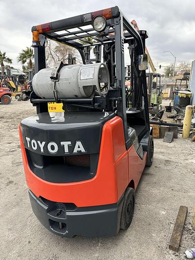 Used 2010 TOYOTA 8FGCU30 FORKLIFT