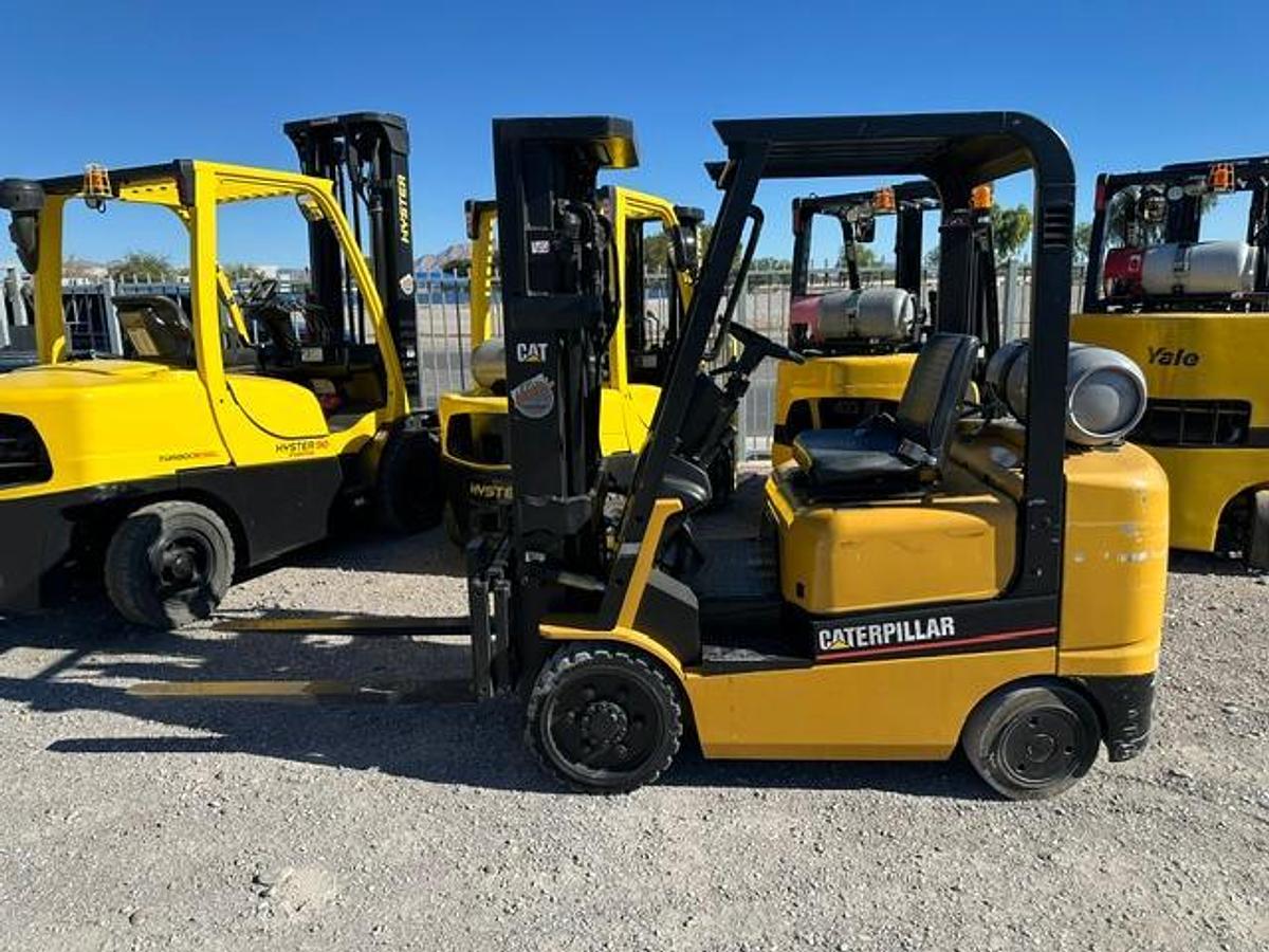 Used 1999 CAT FGC25K FORKLIFT