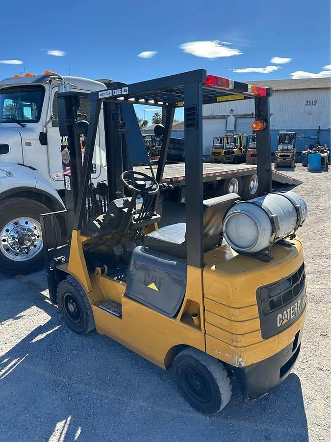 Used 1995 CAT GP15 FORKLIFT