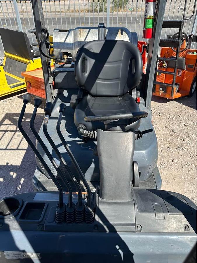 Used 2013 TOYOTA 8FGCU30 FORKLIFT