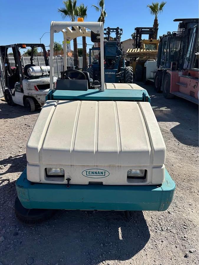 Used 2010 TENNANT 6650 XP SWEEPER