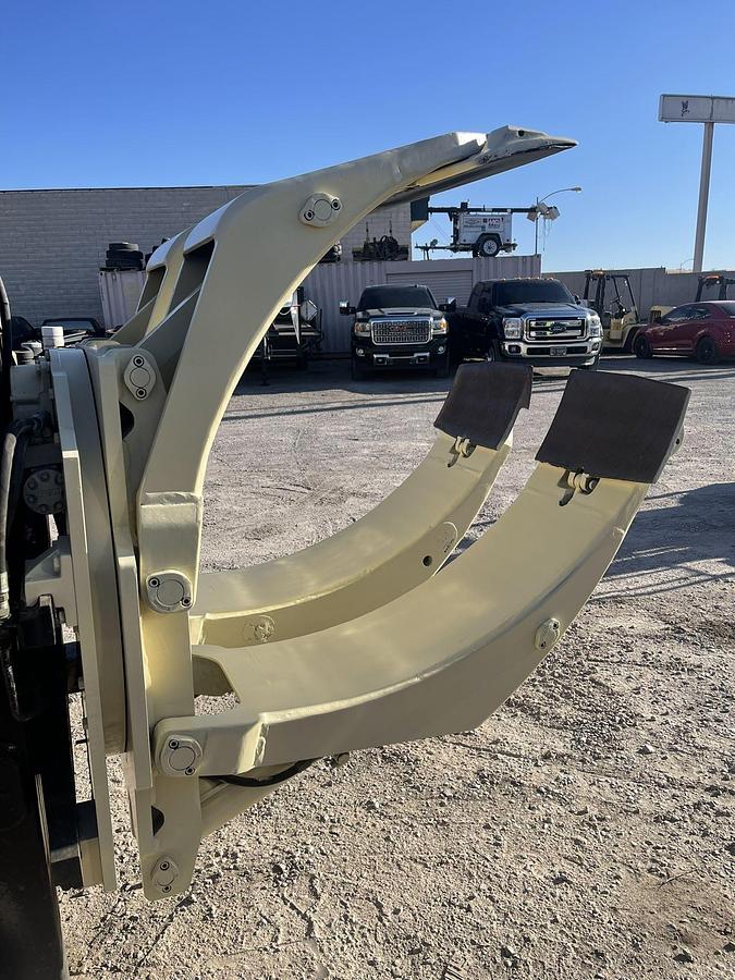 Used CASCADE 77F-RC CLASS 3 ROTATING PAPER ROLL CLAMP