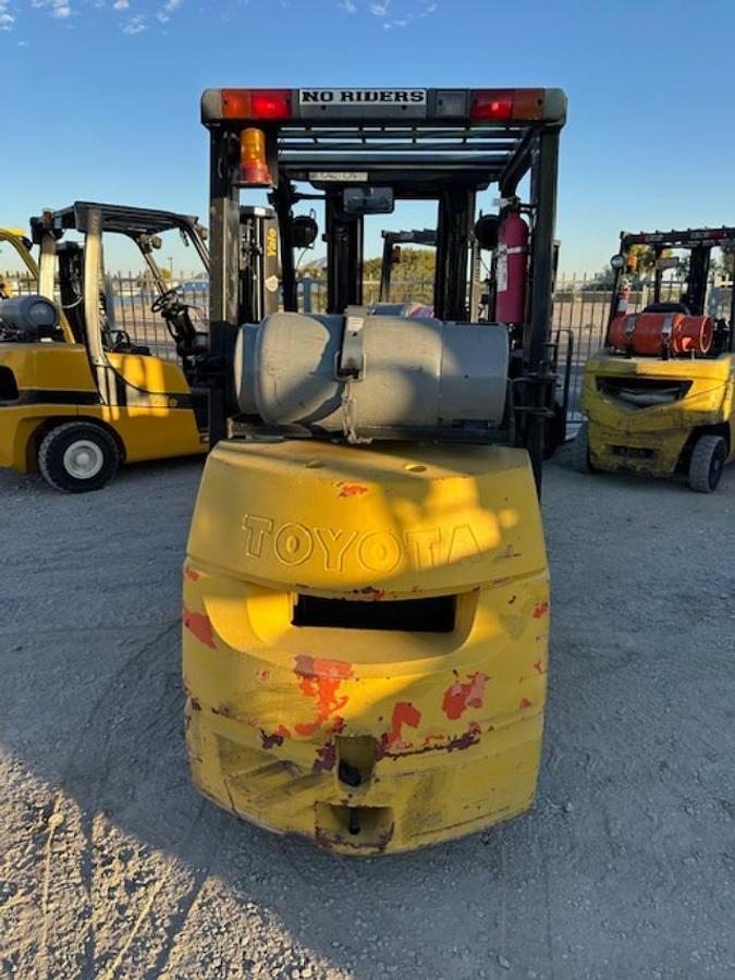 Used 2001 TOYOTA 7FGCU25 FORKLIFT