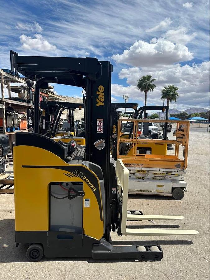 Used 2019 YALE NR045EB NARROW AISLE REACH LIFT