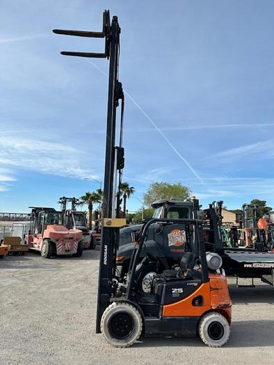 Used 2016 DOOSAN G25E-5 FORKLIFT