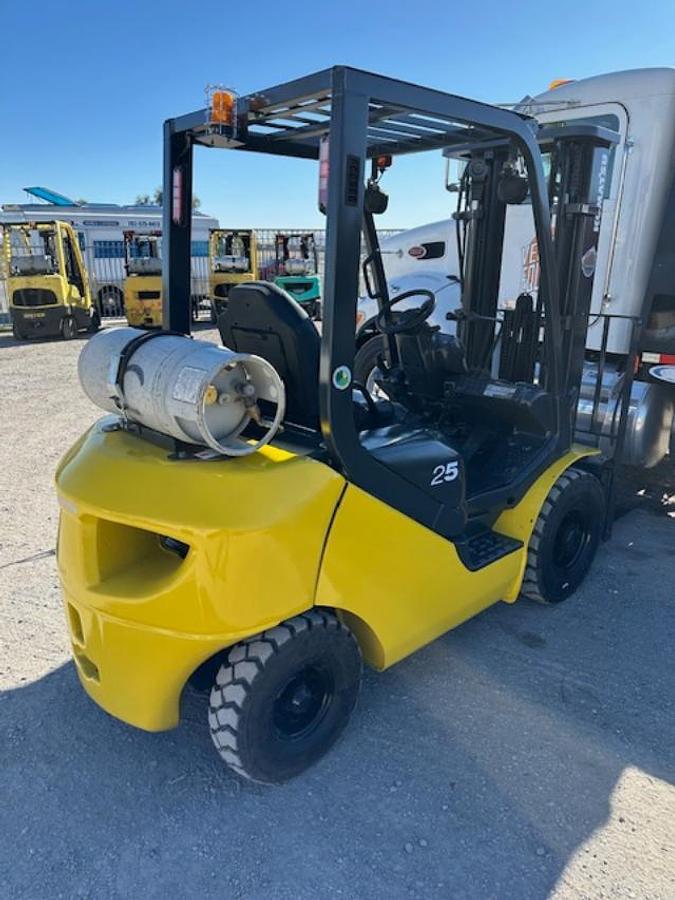 Used 2006 KOMATSU FG25T-16 FORKLIFT