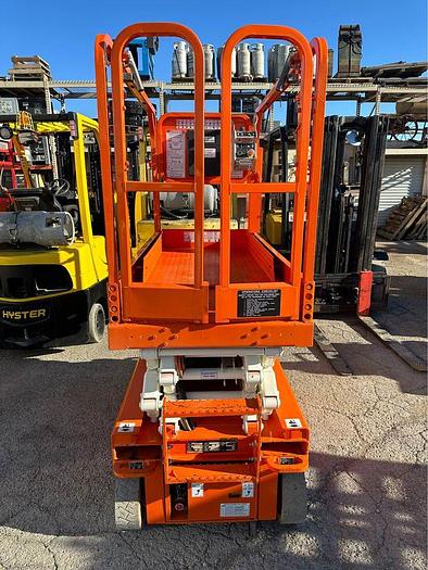 Used 2014 SNORKEL S3219E SCISSOR LIFT