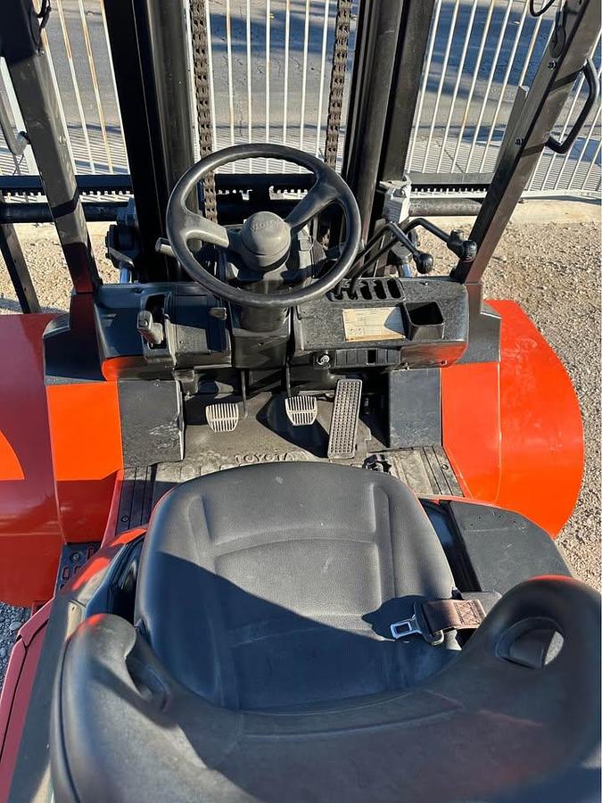 Used 2001 TOYOTA 7FGU60