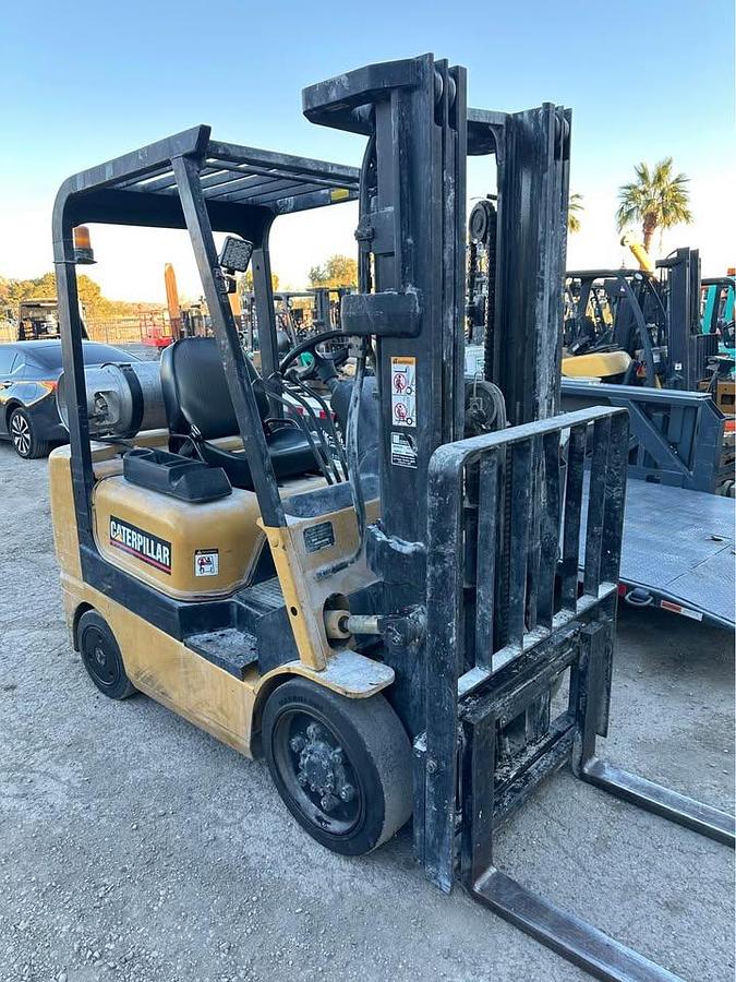 Used 2002 CAT GC25K FORKLIFT
