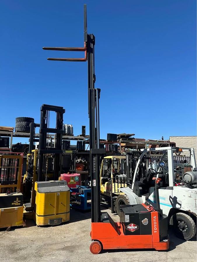 Used 2018 TOYOTA 8BWC20 COUNTER BALANCED STACKER
