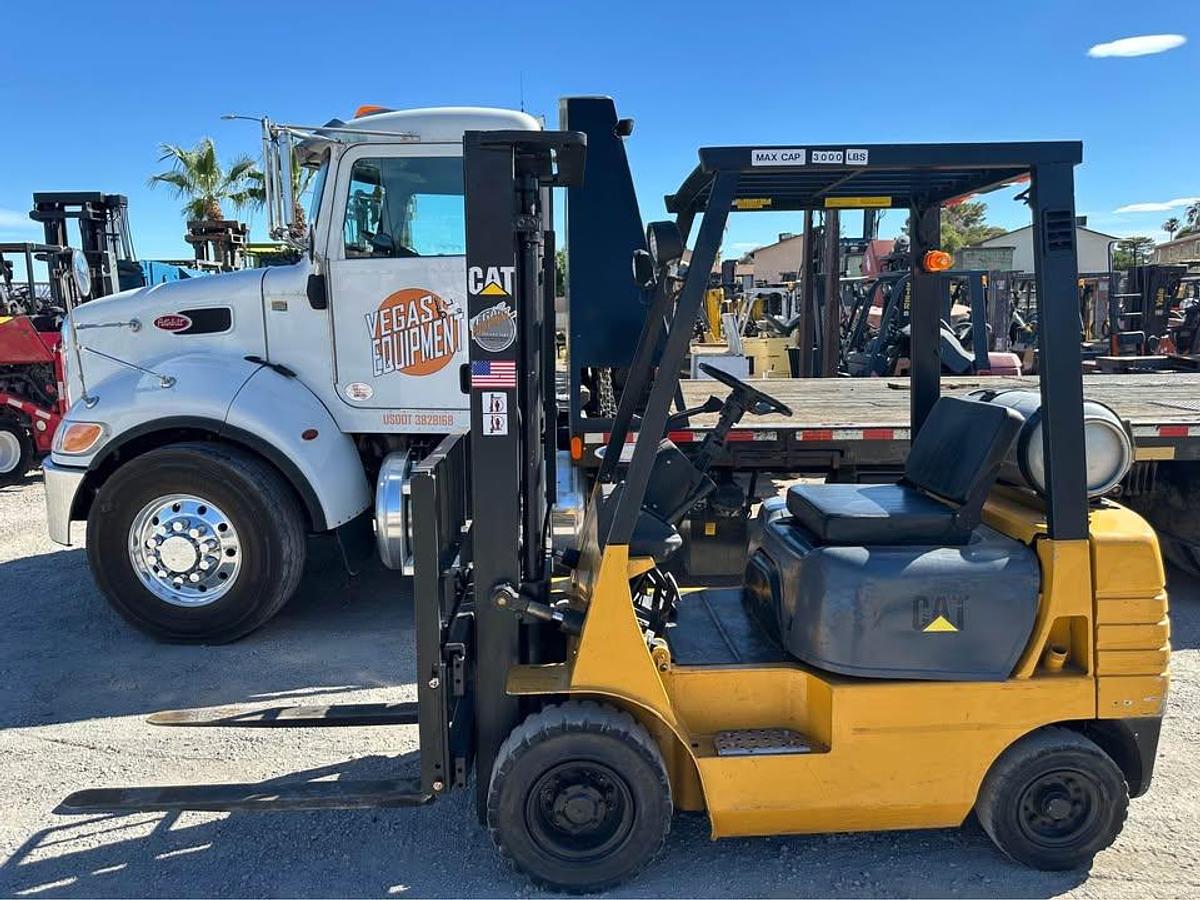 Used 1995 CAT GP15 FORKLIFT