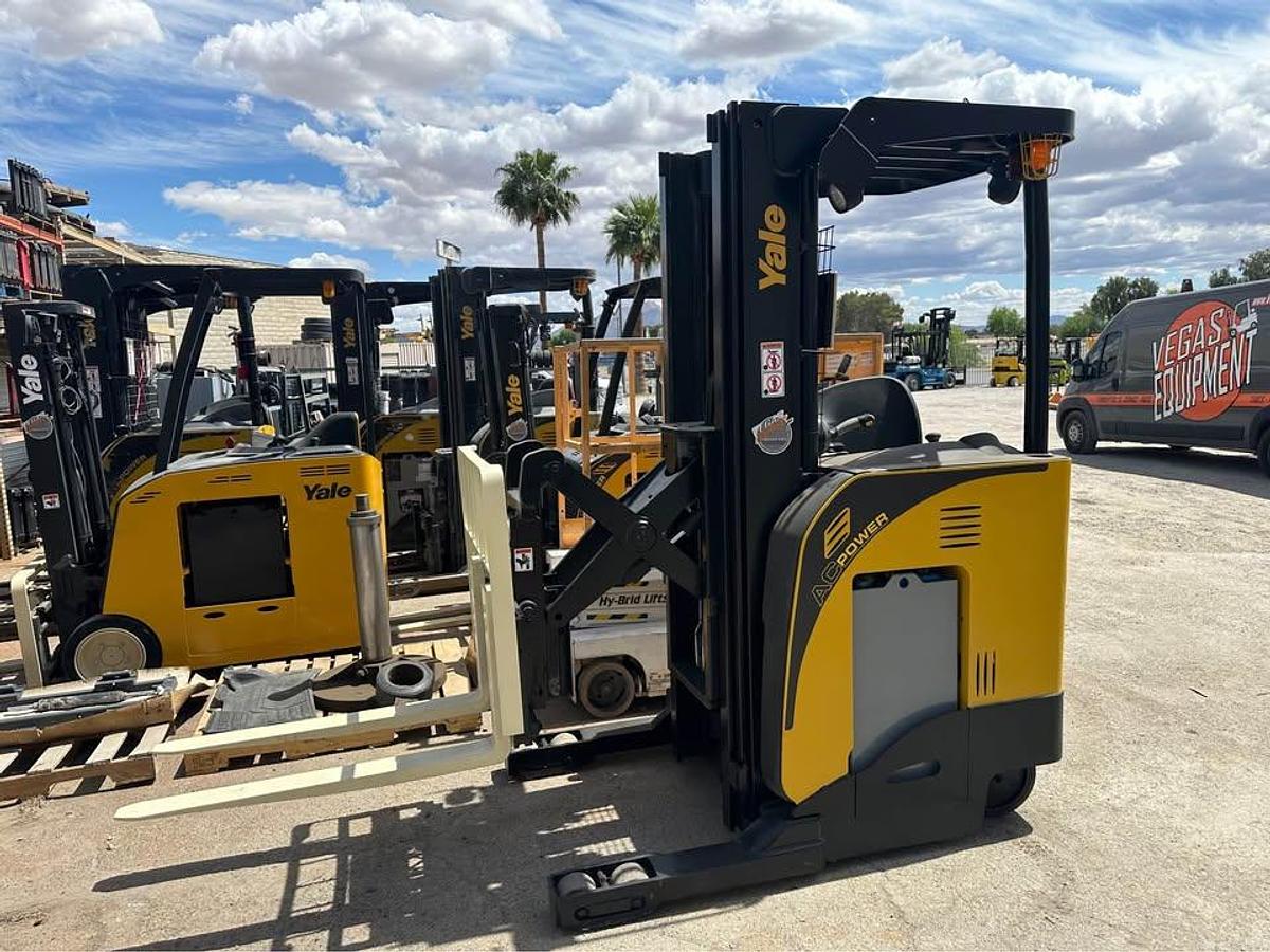 Used 2019 YALE NR045EB NARROW AISLE REACH LIFT