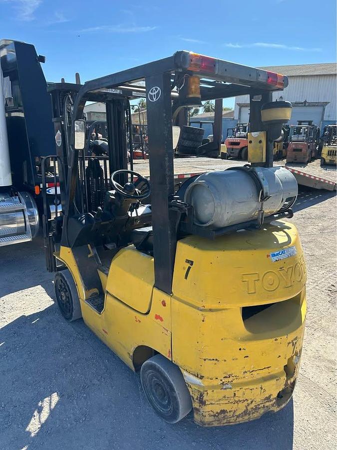 Used 2003 TOYOTA 7FGCU25 FORKLIFT