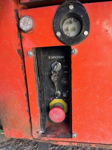 Used 2015 SNORKEL S3219E SCISSOR LIFT