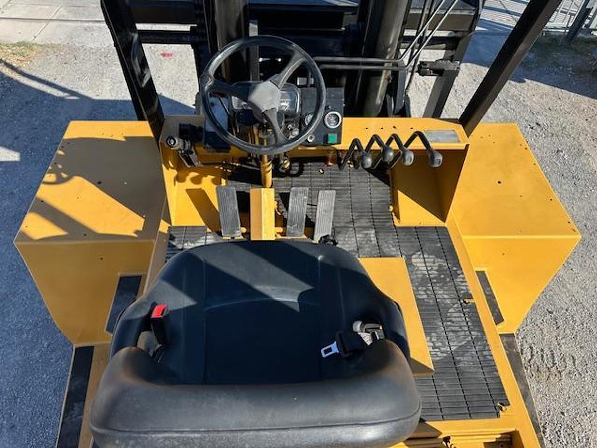 Used 2001 CAT DP150 FORKLIFT