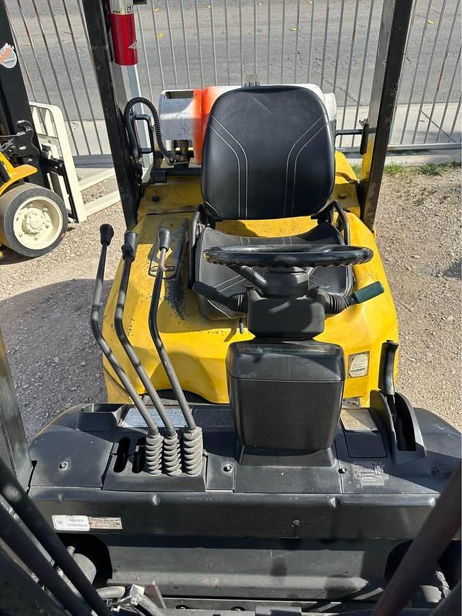 Used 2004 TOYOTA 7FGU25 FORKLIFT