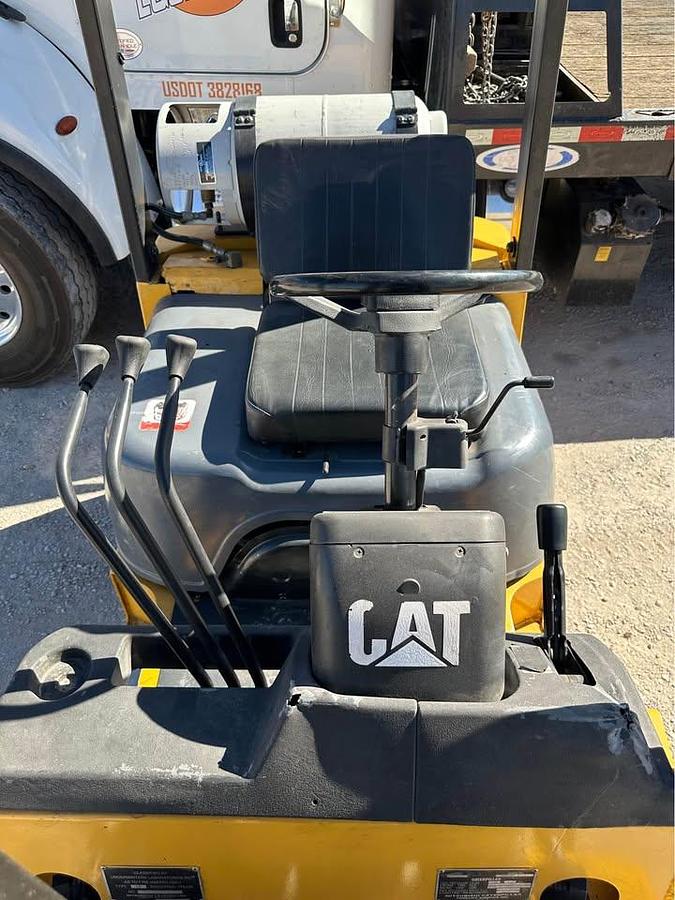 Used 1995 CAT GP15 FORKLIFT