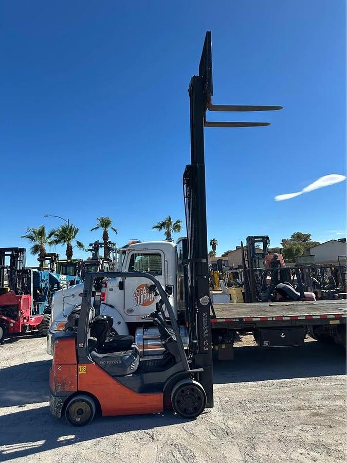 Used 2013 TOYOTA 8FGCU30 FORKLIFT