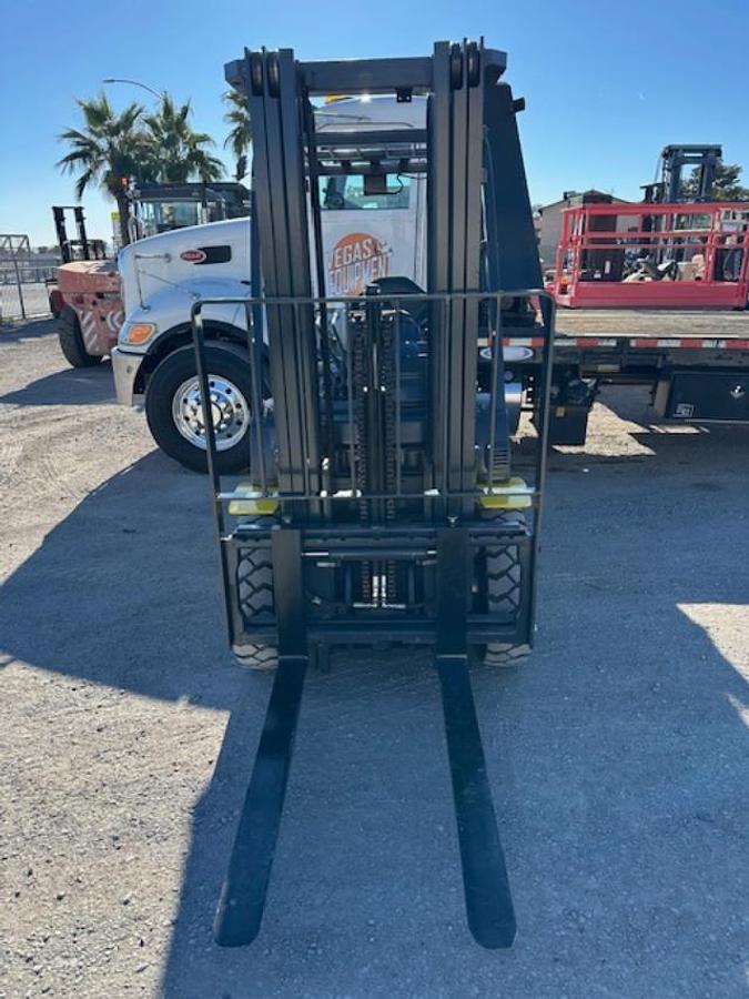 Used 2006 KOMATSU FG25T-16 FORKLIFT