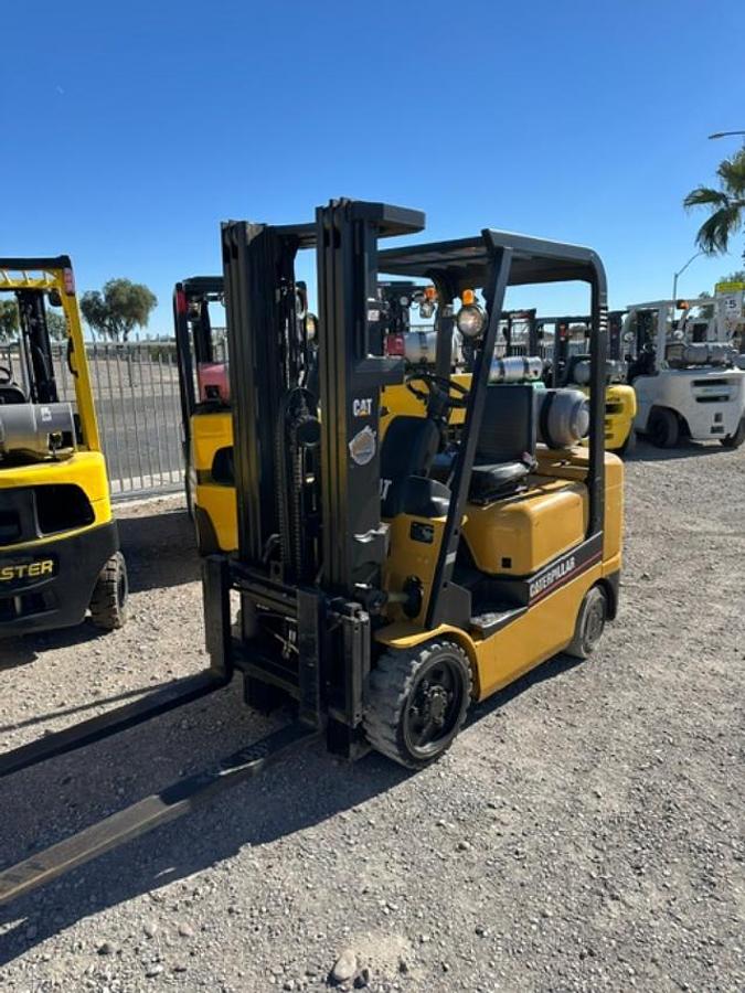 Used 1999 CAT FGC25K FORKLIFT