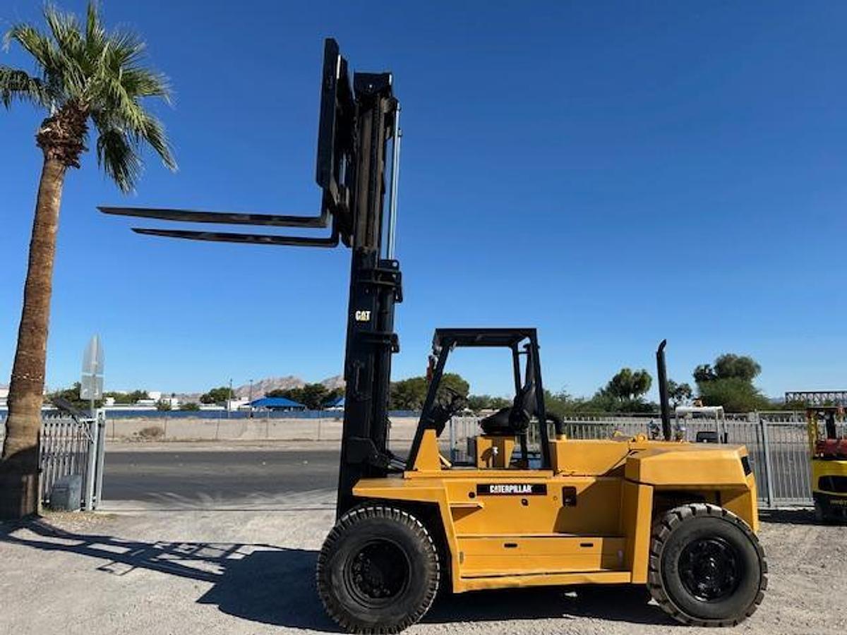 Used 2001 CAT DP150 FORKLIFT